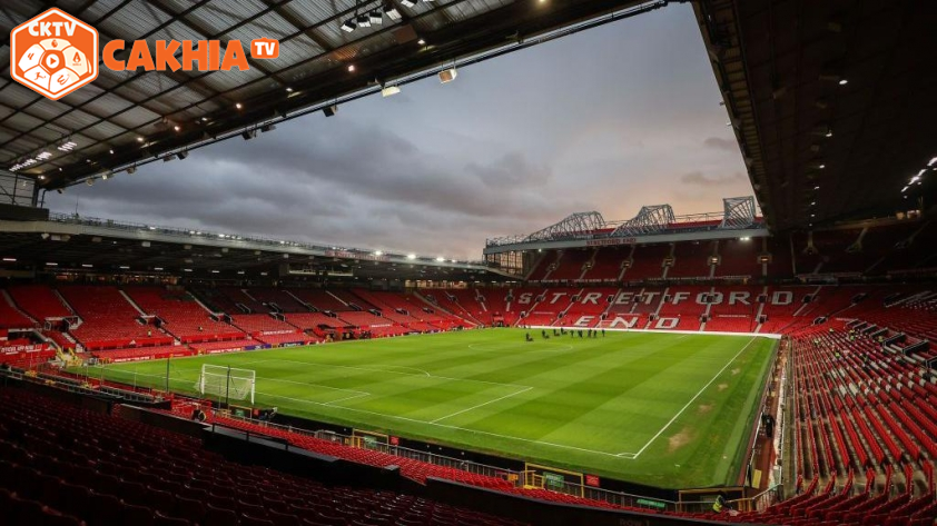 Old Trafford đứng trước nguy cơ bị khai tử (Ảnh: Getty).